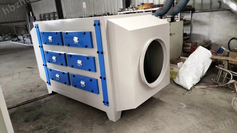 选择低空排放油烟净化器时，需要关注以下指标：
